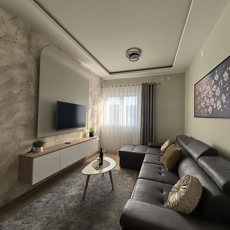 דירות קוטור Sunny Hill - Parking - Fenced Garden - Luxury Loft מראה חיצוני תמונה