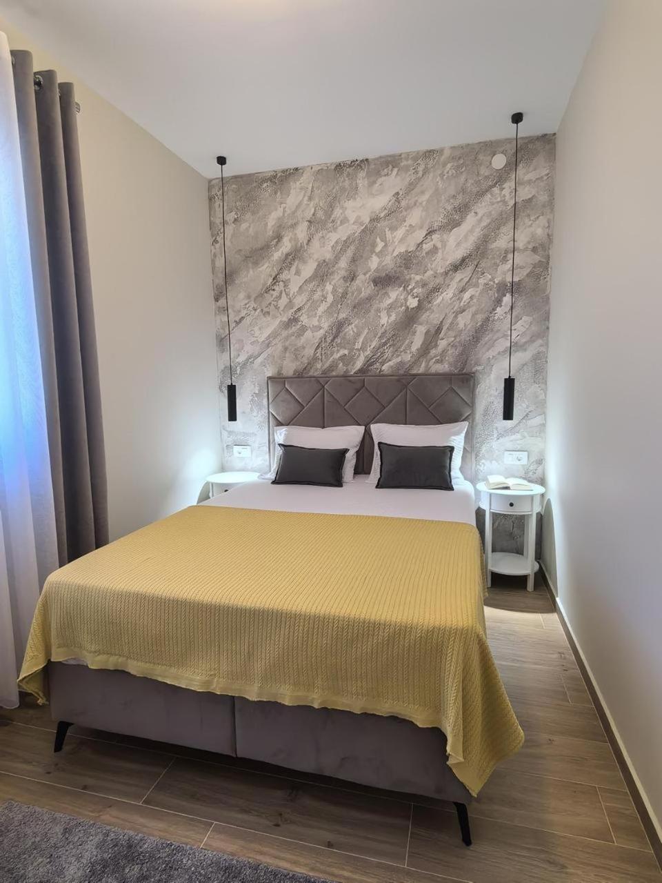 דירות קוטור Sunny Hill - Parking - Fenced Garden - Luxury Loft מראה חיצוני תמונה