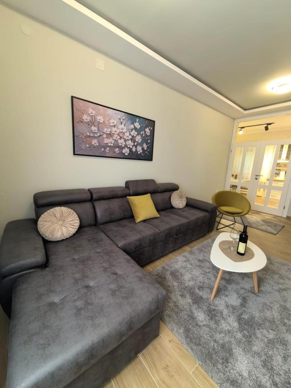 דירות קוטור Sunny Hill - Parking - Fenced Garden - Luxury Loft מראה חיצוני תמונה