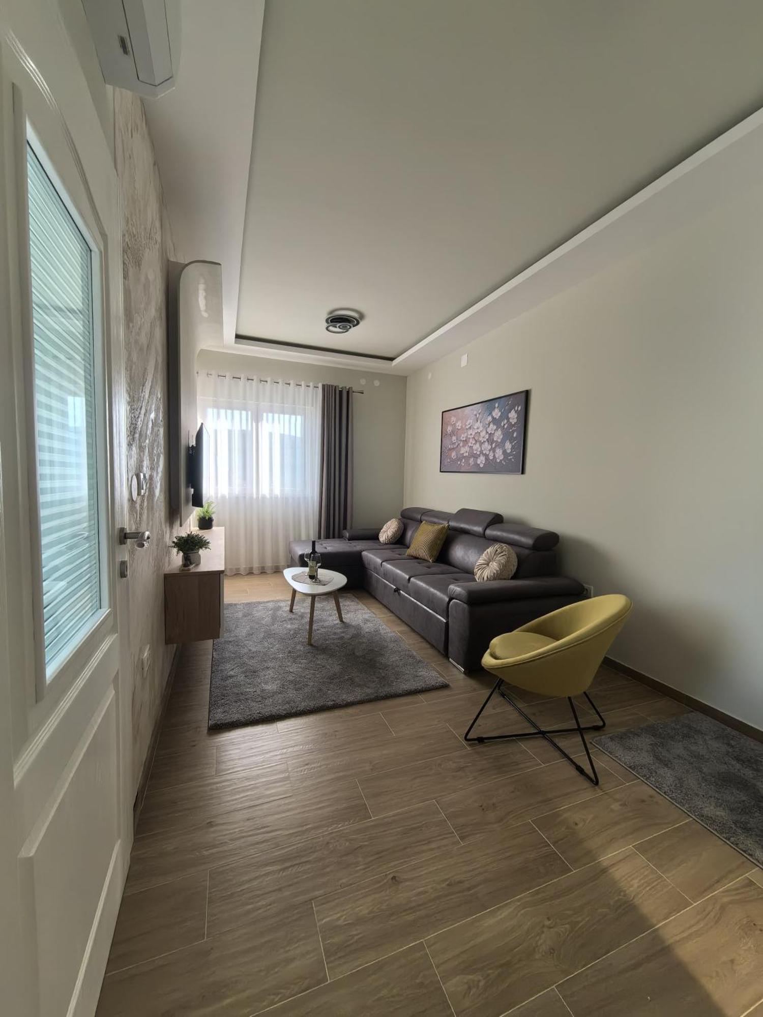 דירות קוטור Sunny Hill - Parking - Fenced Garden - Luxury Loft מראה חיצוני תמונה