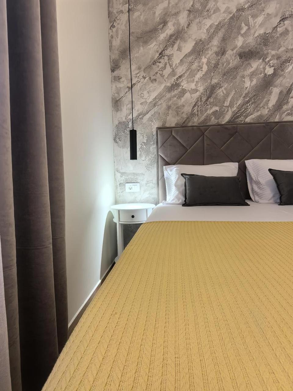דירות קוטור Sunny Hill - Parking - Fenced Garden - Luxury Loft מראה חיצוני תמונה