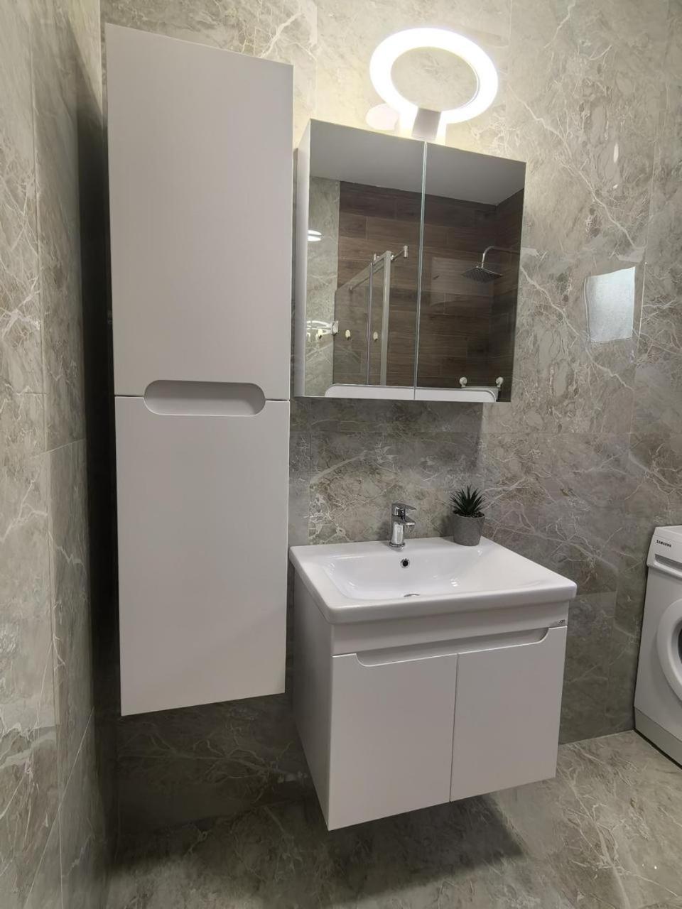 דירות קוטור Sunny Hill - Parking - Fenced Garden - Luxury Loft מראה חיצוני תמונה