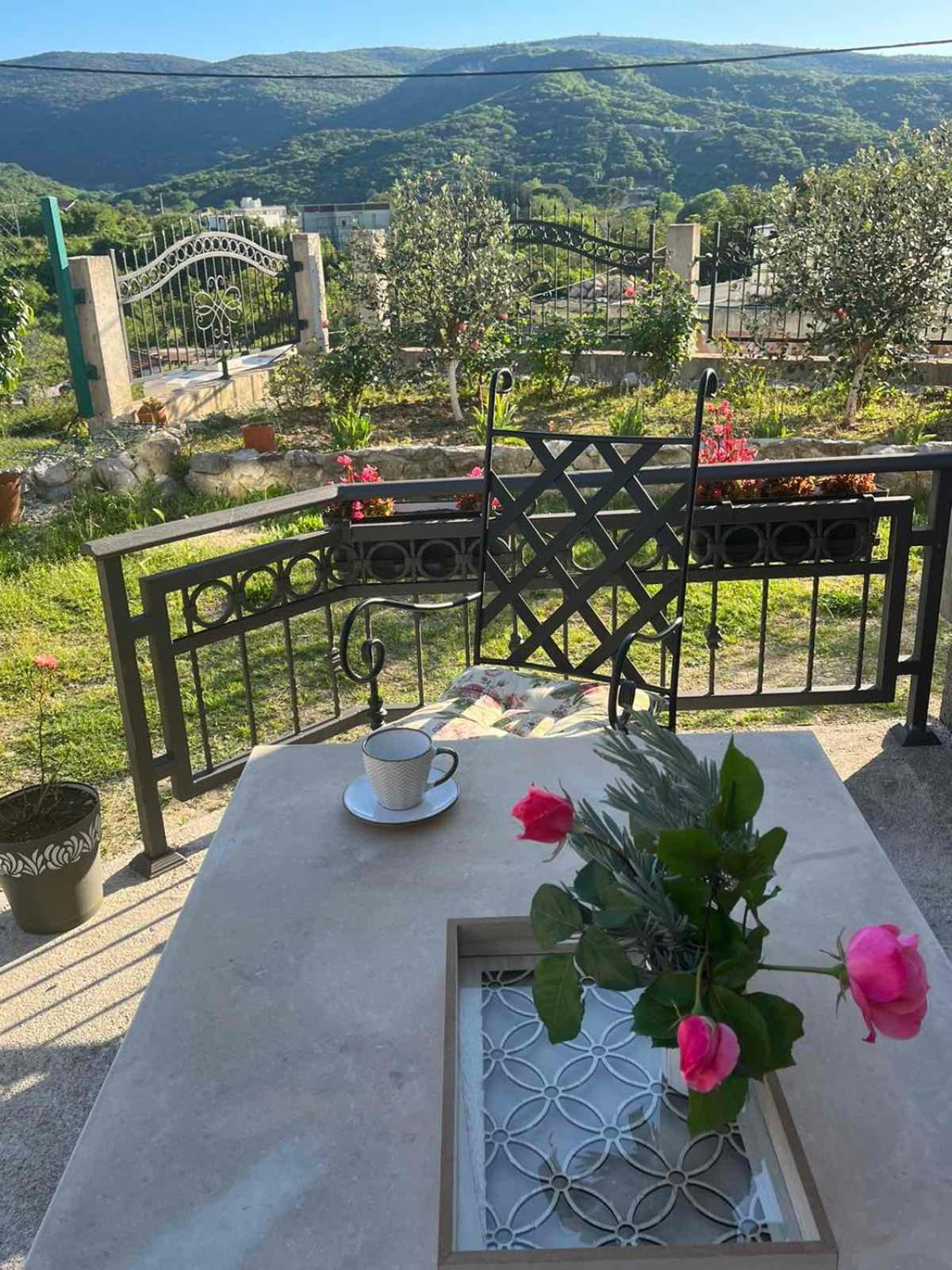 דירות קוטור Sunny Hill - Parking - Fenced Garden - Luxury Loft מראה חיצוני תמונה