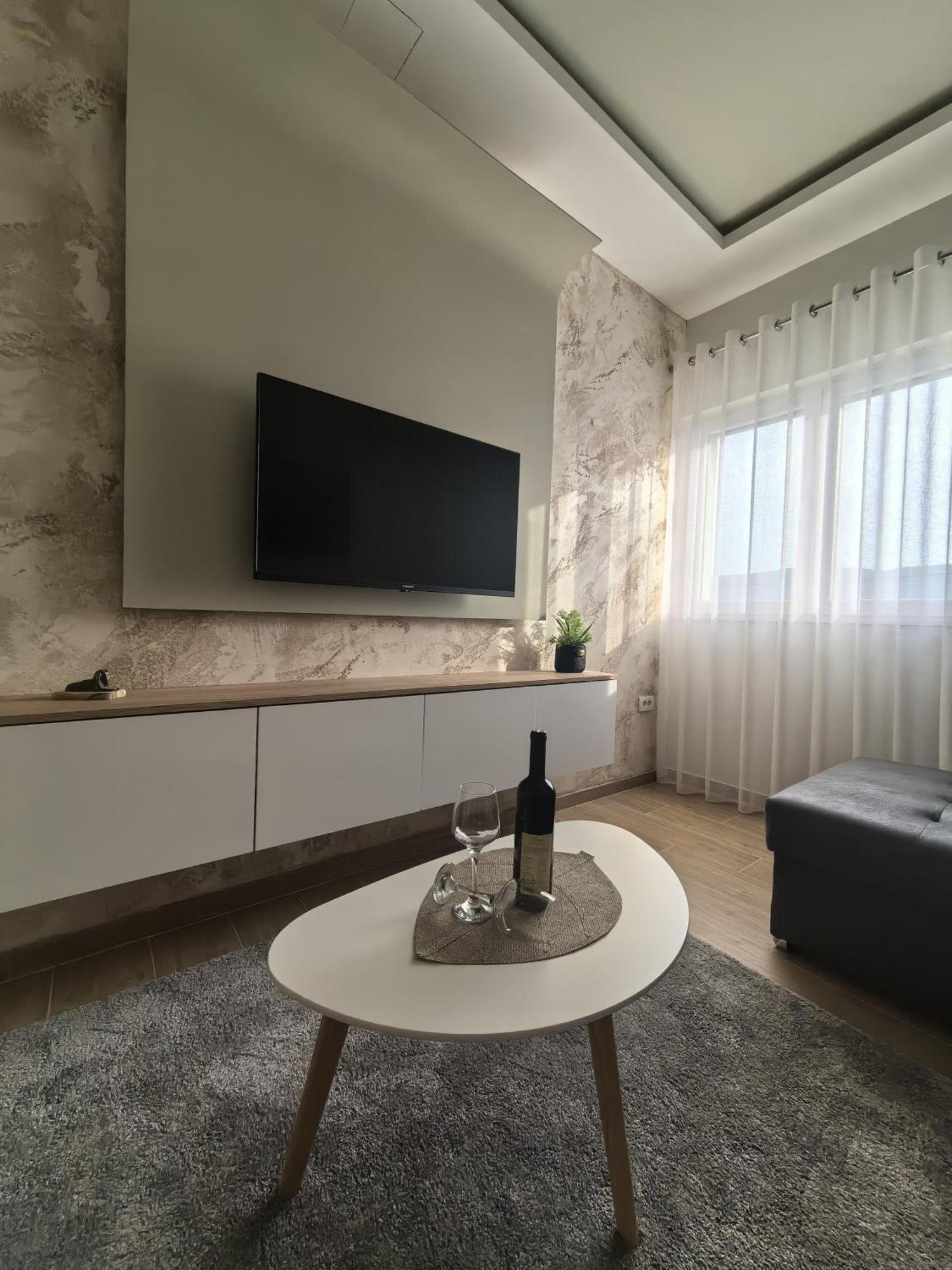 דירות קוטור Sunny Hill - Parking - Fenced Garden - Luxury Loft מראה חיצוני תמונה